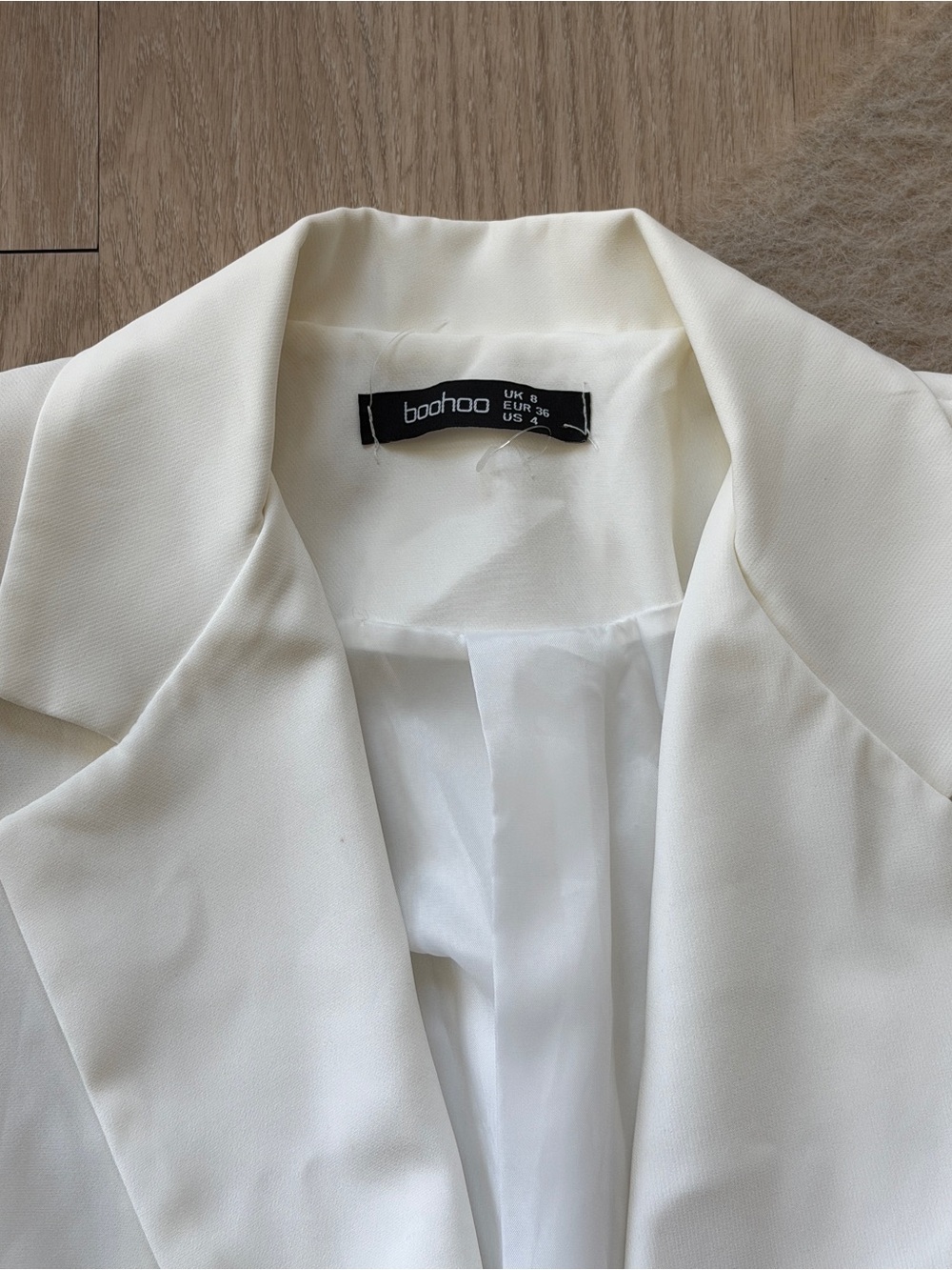Boohoo Cream Blazer & Flared Pants Suit Size US 4 - Picture 3 of 11